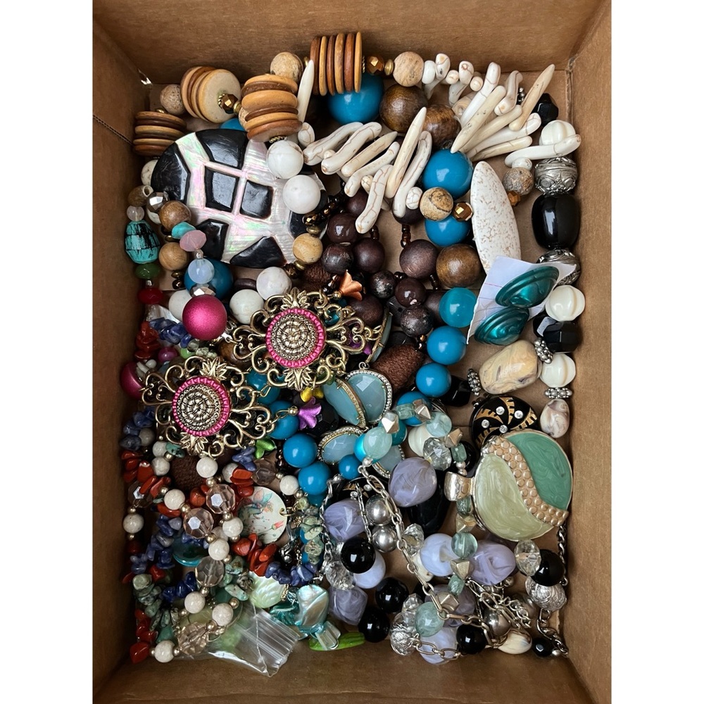 ESTATE COSTUME JEWELRY MIXED BUNDLE SALE